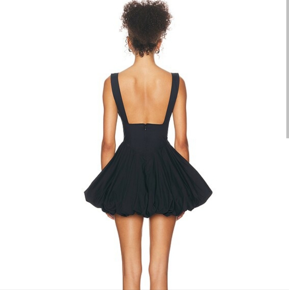 HELSA Elegant Black Flared Dress - Picture 2 of 2